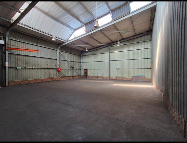 400M² WAREHOUSE TO LET IN BENROSE