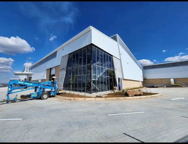 1,408M² WAREHOUSE TO LET IN AIRPORT PARK