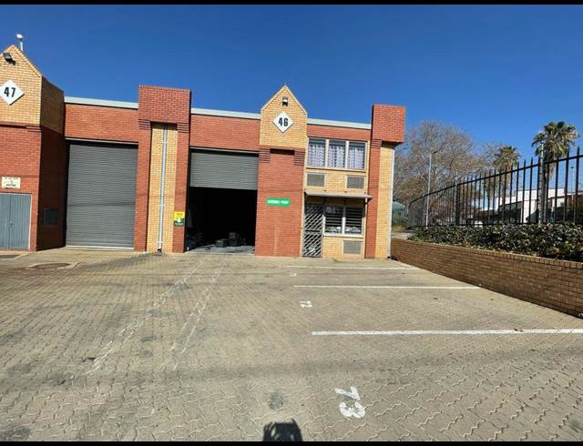190M² WAREHOUSE TO LET IN STRIJDOMPARK