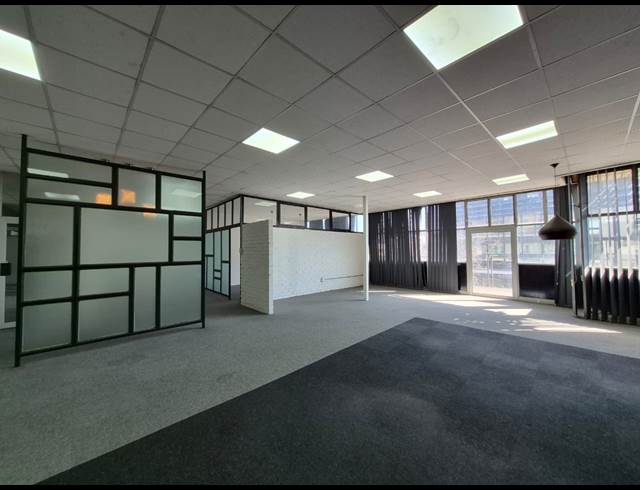 131M² OFFICE TO LET IN BIRNAM