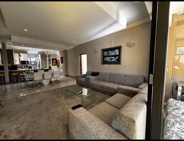 3 BEDROOM APARTMENT TO LET IN MORNINGSIDE