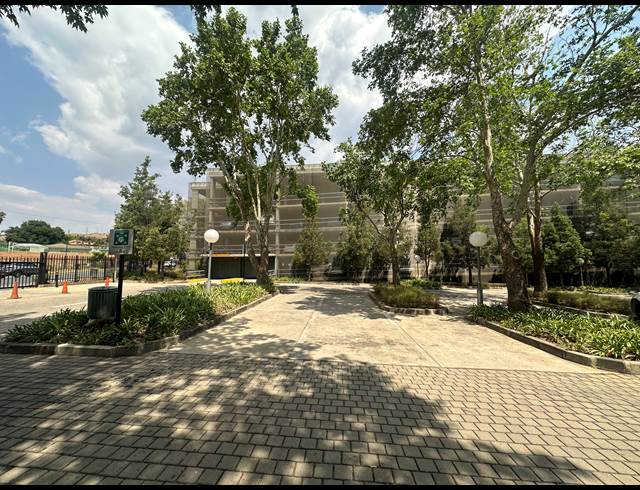 354M² OFFICE TO LET IN BEDFORDVIEW