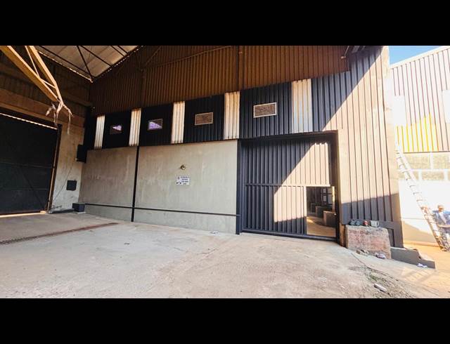 360M² WAREHOUSE TO LET IN MANUFACTA