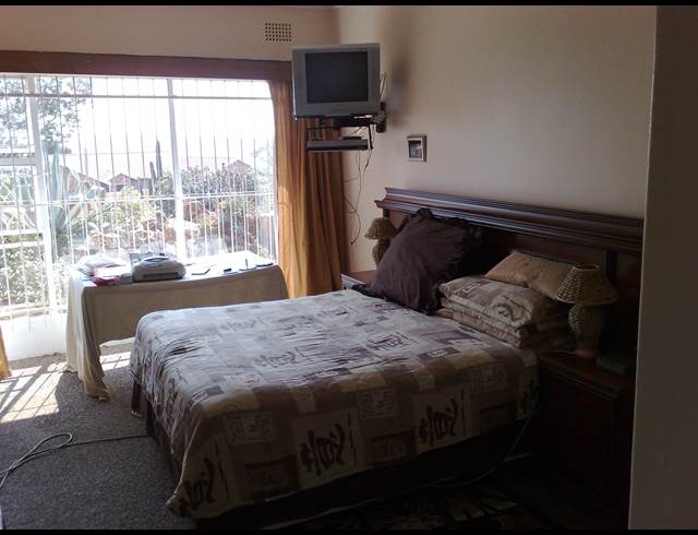 4 bed property to rent in WILRO PARK