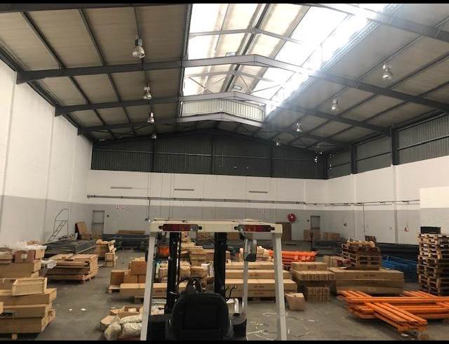 963M² WAREHOUSE RENTED IN STIKLAND