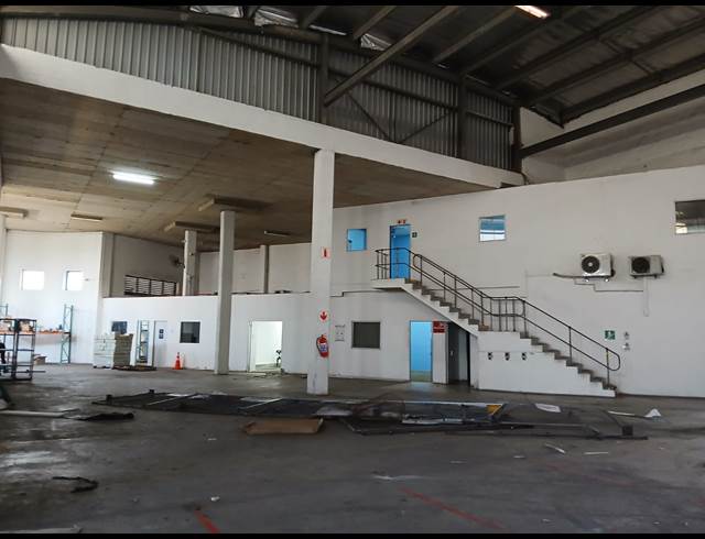 900M² WAREHOUSE TO LET IN RIVERHORSE VALLEY