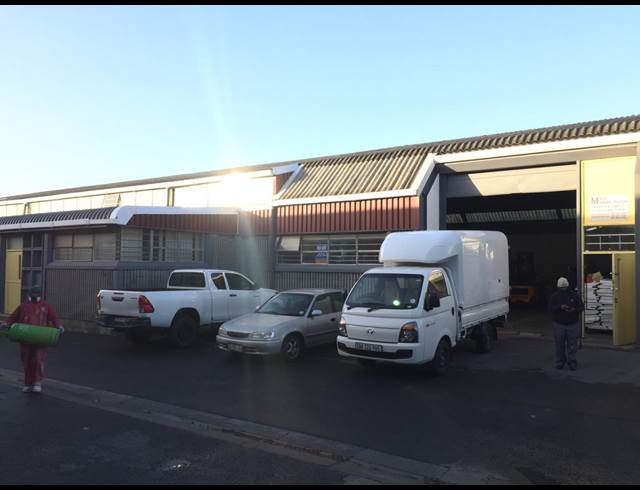 385M² WAREHOUSE TO LET IN RETREAT