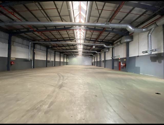3,500M² WAREHOUSE TO LET IN MOUNT EDGECOMBE
