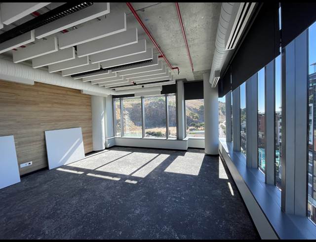 466M² OFFICE TO LET IN DE WATERKANT