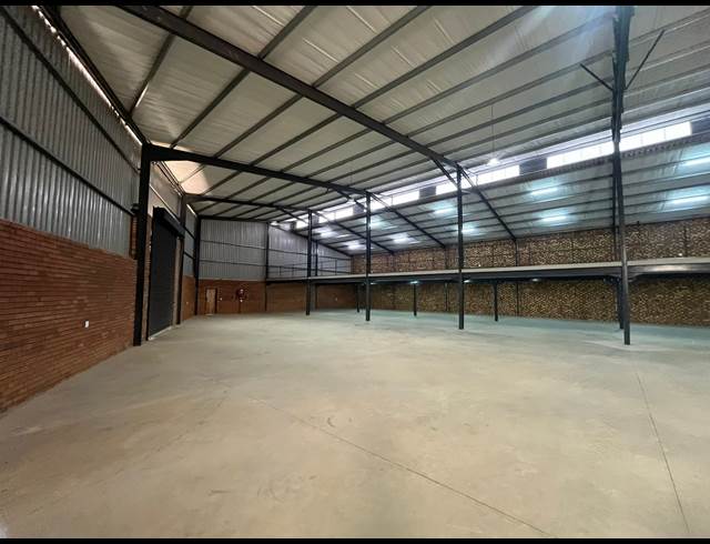 2,702M² WAREHOUSE TO LET IN ORMONDE