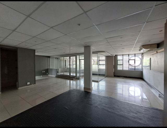 110M² OFFICE TO LET IN ILLOVO