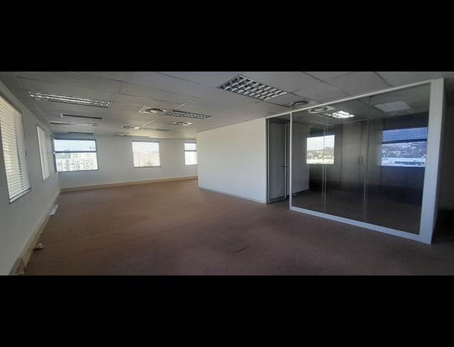 224.80M² OFFICE TO LET IN BEDFORD GARDENS