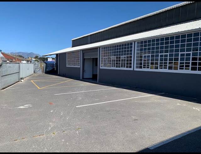 INDUSTRIAL PROPERTY TO RENT IN BEACONVALE
