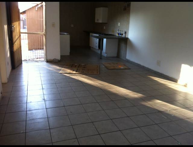 3 bed property to rent in CHRISVILLE