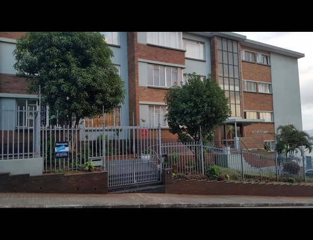 2 bed property to rent in WESTRIDGE