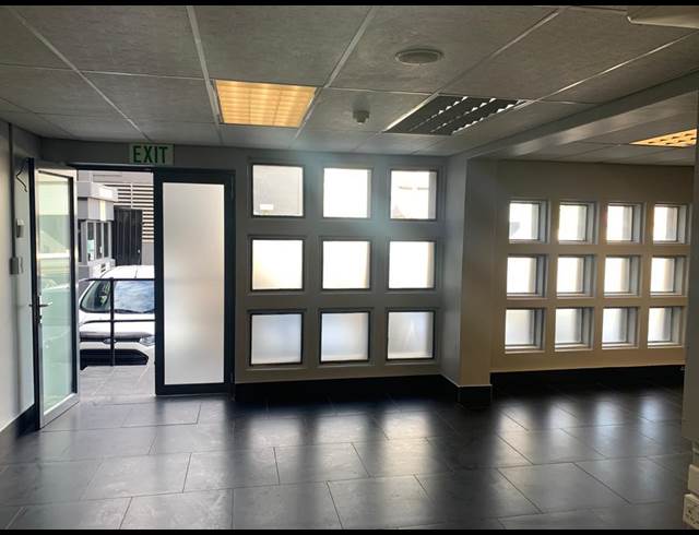 238M² WAREHOUSE TO LET IN PAARL CENTRAL