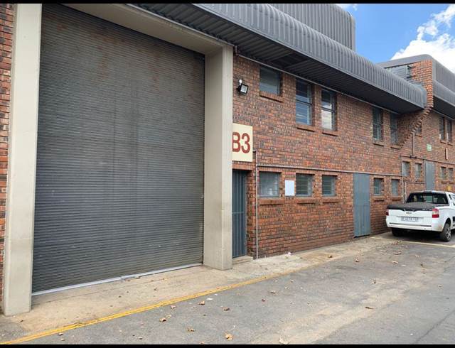 398M² WAREHOUSE TO LET IN STRIJDOMPARK