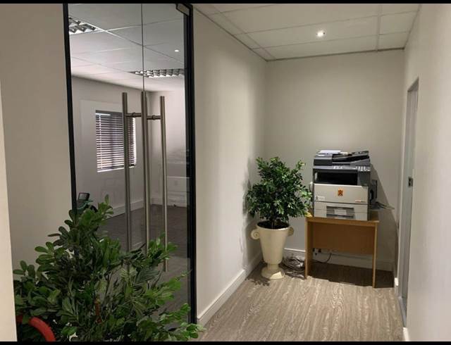 157M² BUSINESS TO LET IN DURBANVILLE CENTRAL