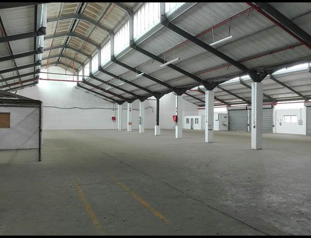 1,855M² FACTORY TO LET IN EPPING INDUSTRIAL