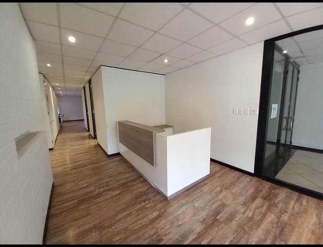 568M² OFFICE TO LET IN BRYANSTON