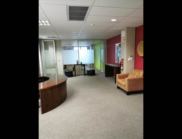 290M² OFFICE TO LET IN AIRPORT INDUSTRIA