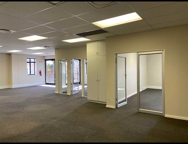 234M² OFFICE TO LET IN WESTLAKE