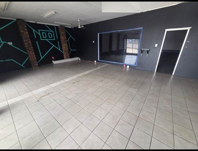 250M² WORKSHOP TO LET IN MIDDELBURG CENTRAL