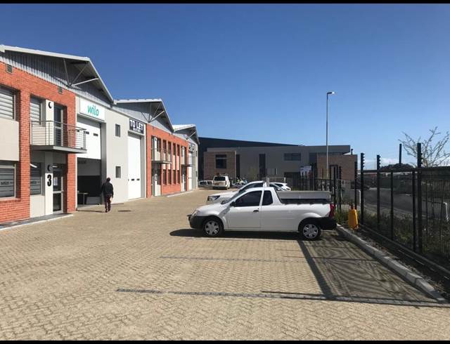 262M² WAREHOUSE TO LET IN STIKLAND INDUSTRIAL