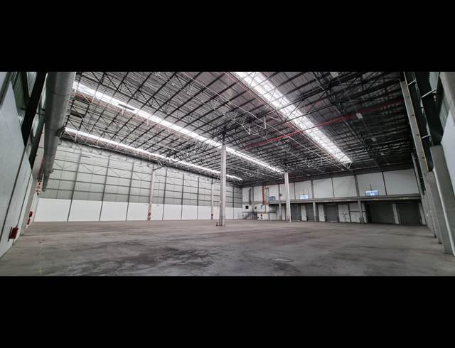 3,527M² WAREHOUSE TO LET IN AIRPORT INDUSTRIA
