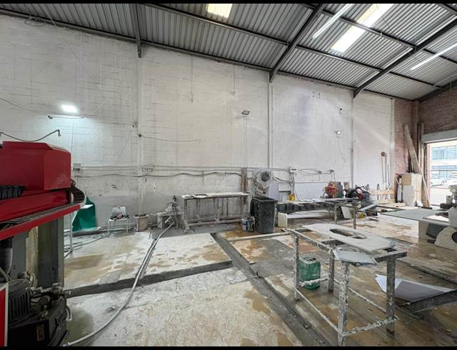 442M² WAREHOUSE TO LET IN BROADLANDS