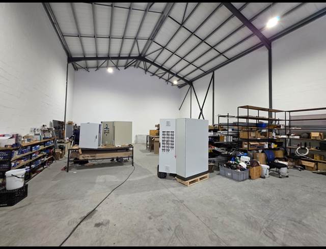 500M² WAREHOUSE TO LET IN FIRGROVE