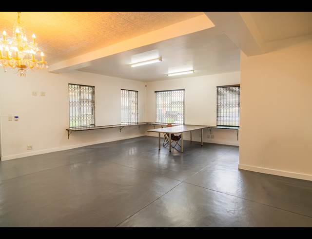185M² BUSINESS TO LET IN GLENVISTA