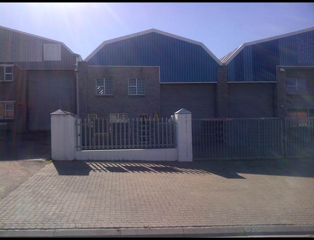 550M² FACTORY TO LET IN STIKLAND