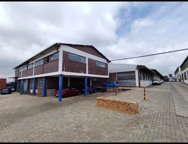 90M² WAREHOUSE TO LET IN TULISA PARK