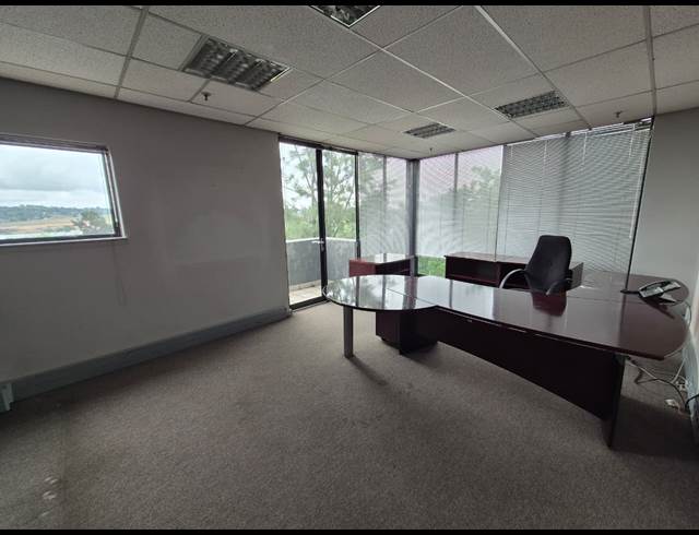 1,700M² WAREHOUSE TO LET IN LINBRO PARK
