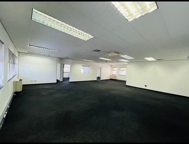 360.20M² OFFICE TO LET IN BRYANSTON