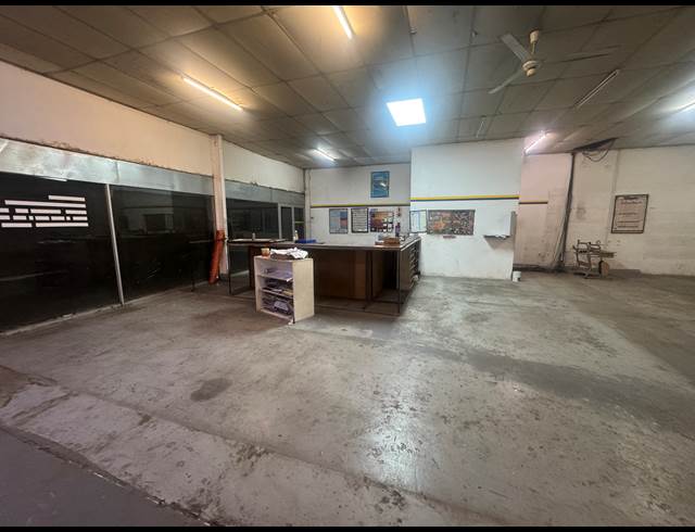 300M² WAREHOUSE TO LET IN WYNBERG
