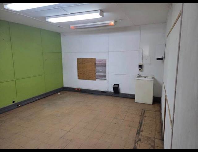 1,072M² WAREHOUSE TO LET IN BURBREEZE