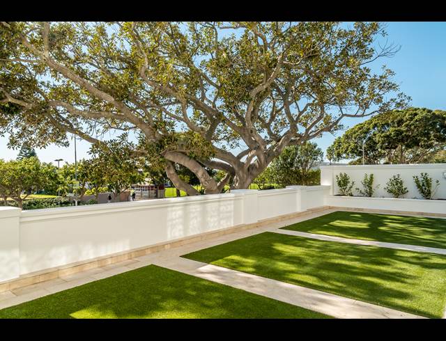 2 BEDROOM APARTMENT TO LET IN SEA POINT
