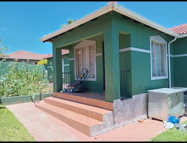 3 BEDROOM FREEHOLD TO LET IN COSMO CITY