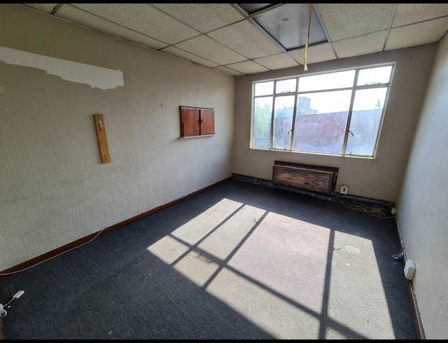 200M² OFFICE TO LET IN WADEVILLE