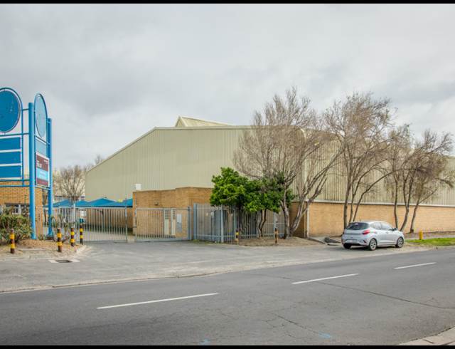 2,224M² WAREHOUSE TO LET IN EPPING INDUSTRIAL