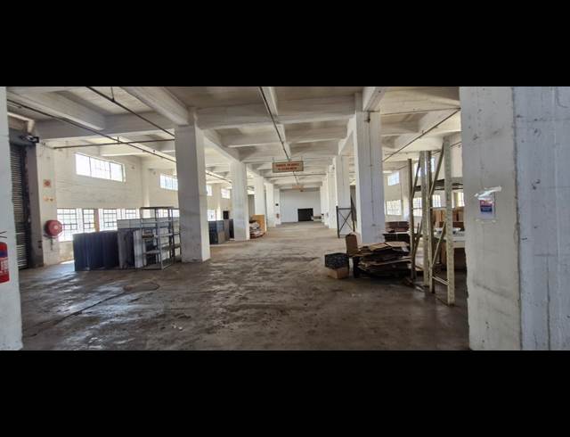 1,487M² WAREHOUSE TO LET IN SELBY