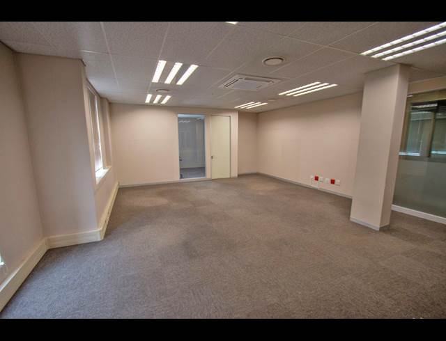 1,442M² OFFICE TO LET IN WAVERLEY