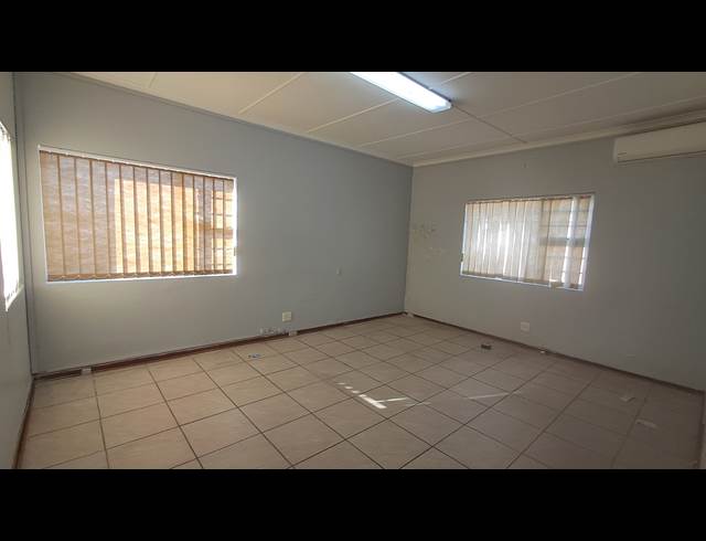 109M² BUSINESS TO LET IN NAHOON