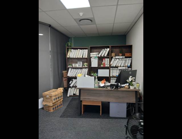 393M² OFFICE TO LET IN WESTVILLE
