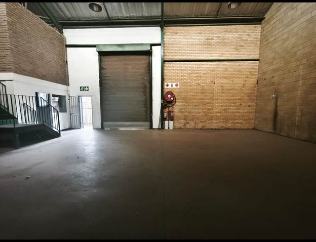 183M² WAREHOUSE TO LET IN ROBERTVILLE