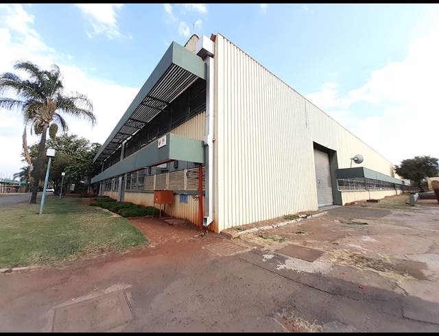 6,366M² WAREHOUSE TO LET IN ROSSLYN