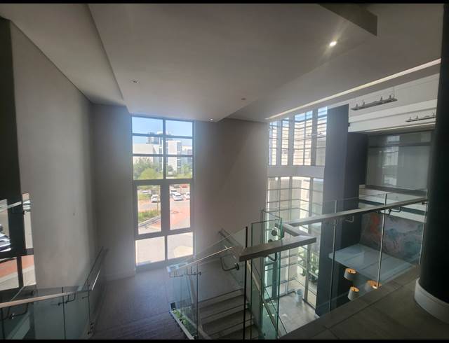 1,162M² OFFICE TO LET IN WATERFALL