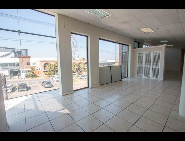 750M² OFFICE TO LET IN KRAMERVILLE